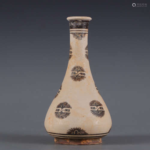 A incised cizhou kiln flower bottle vase