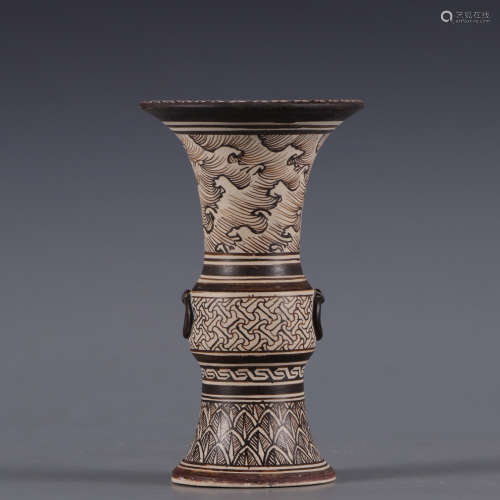 A cizhou kiln geometric pattern beaker vase