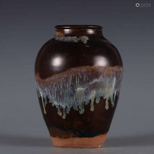 A brown-glazed jizhou kiln jar
