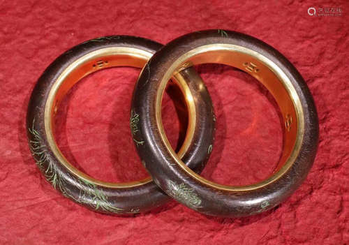 PAIR OF GILT SILVER BANGLE CARVED WITH POETRY