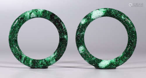 PAIR OF JADEITE BANGLE CARVED WITH PATTERN