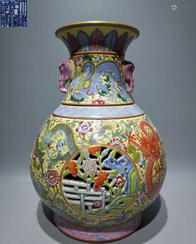 DAQINGQIANLONGNIANZHI MARK ENAMELED GLAZE VASE