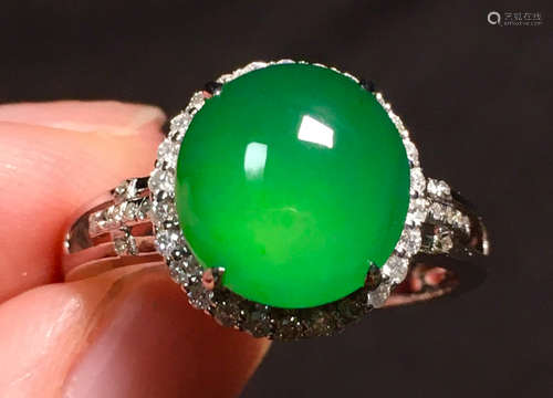 ICY JADEITE AND DIAMOND RING