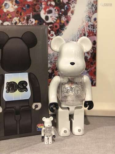 Bearbrick 2G黑白400%+100%*2