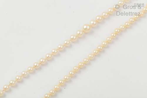 秋季养殖珍珠项链，黄金搭扣。长度：44厘米。毛重：15.5克。