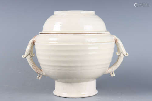 Chinese Ding Wave Porcelain Reed