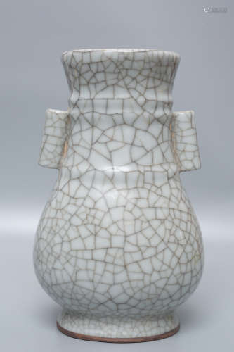Chinese Guan Wave Porcelain Bottle