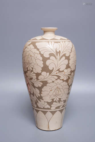 Chinese Cizhou Wave Porcelain White Glazed Plum Bottle