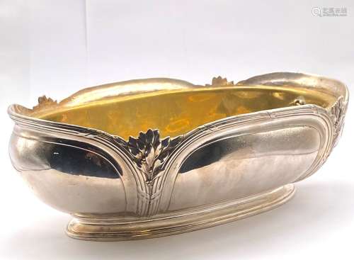 GALLIA镀银的金属中央装饰有卡图和橄榄叶。尺寸：32 x 19 cm