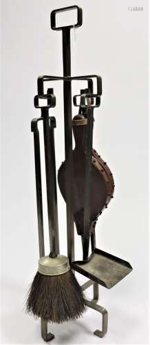 壁炉套装，含铲子、钳子、风箱、火钳和刷子装饰艺术风格，20世纪H.70厘...