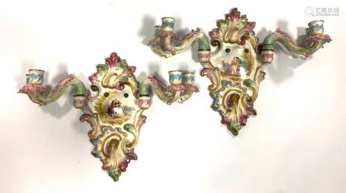 德国或意大利 19世纪末一对瓷制壁灯，每组有四个灯臂，色彩丰富的贝...