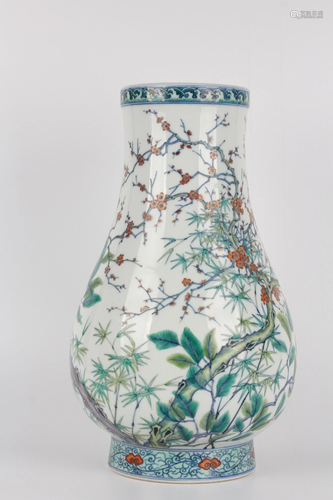 A DOCAI BLUE AND WHITE VASE.MARK OF YONGZHENG