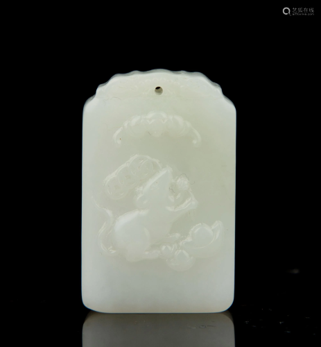 A CARVED WHITE JADE PENDANT