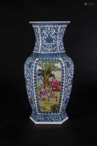 A FAMILLE-ROSE AND BLUE AND WHITE VASE.MARK OF QIANL…