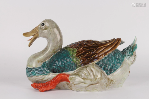 A FAMILLE-ROSE PORCELIAN DUCK