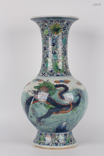 A DOUCAI BLUE AND WHITE 'DRAGON' VASE.MARK OF KANGXI