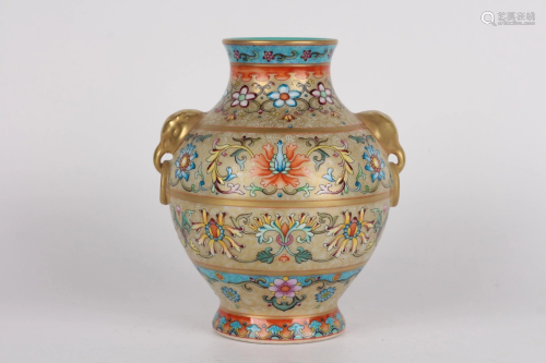 AN ENAMELLED GILT-DECORATED JAR.MARK OF YONGZH…