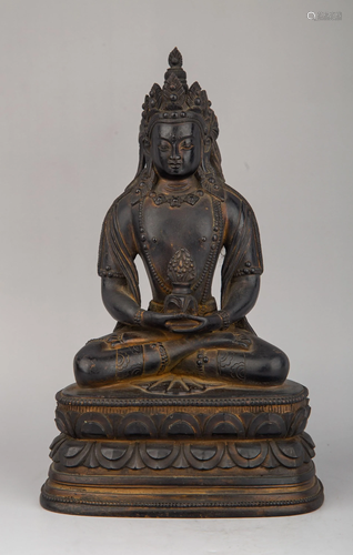 A GILT-BRONZE FIGURE OF AMITAYUS