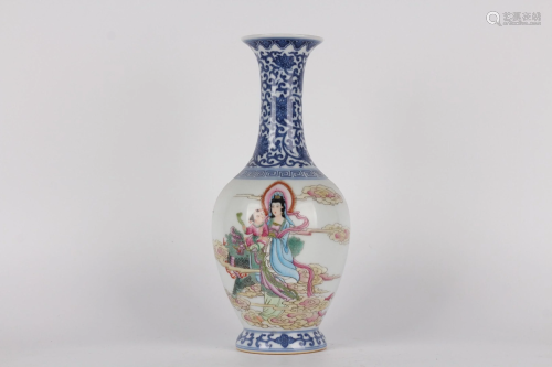 A FAMILLE-ROSE BLUE AND WHITE VASE.MARK OF QIANLONG