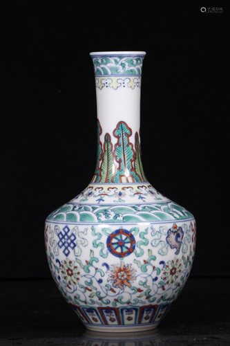 A DOUCAI VASE.MARK OF QIANLONG