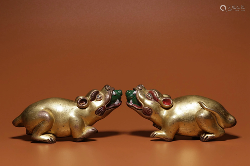 A APIR OF GILT-BRONZE RATS.QING PERIOD