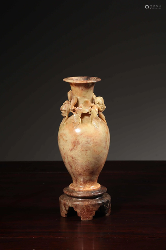 A CARVED SOAPSTONE VASE.REPUBLIC PERIOD