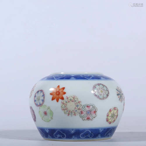 A FAMILLE-ROSE JAR.MARK OF QIANLONG