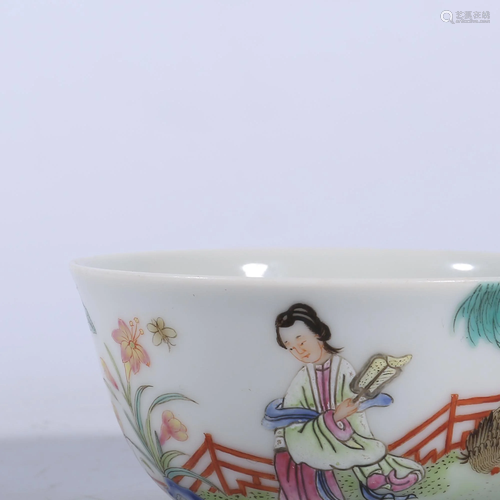 A PAIR OF FAMILLE-ROSE CUPS.QING PERIOD