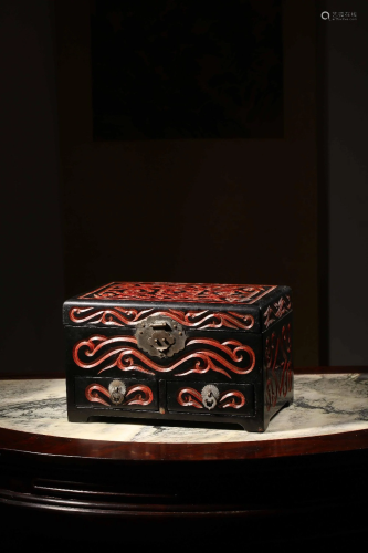 A RED LACQUER BOX AND COVER.QING PERIOD