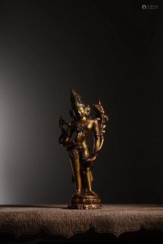 A GILT-BRONZE FIGURE OF TARA.18-19TH CENTURY