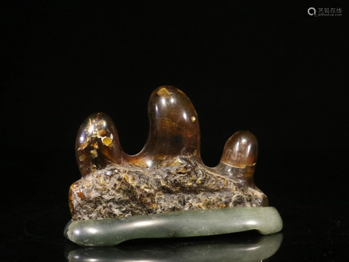 AN AMBER PENREST