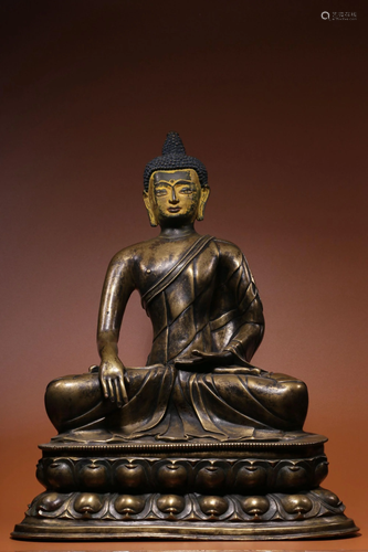 A GILT-BRONZE FIGURE OF SHAKYAMUNI.QING PERIOD