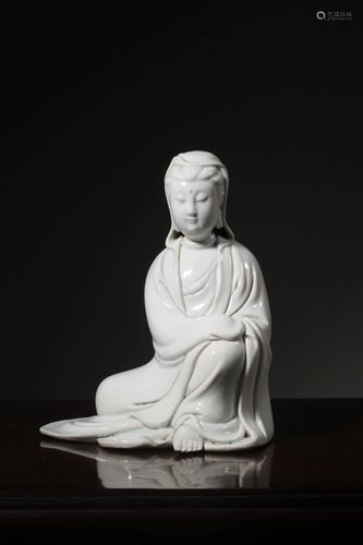 A DEHAU-GLAZED GUANYIN.QING PERIOD