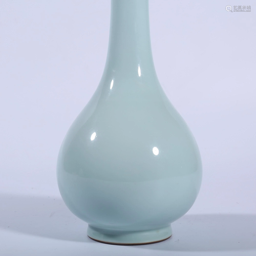 A CELADON-GLAZED VASE.MARK OF QIANLONG