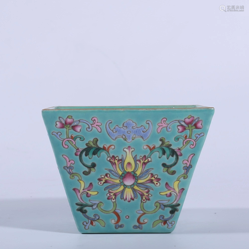 A TURQUOISE FAMILLE-ROSE CUP.QING PERIOD