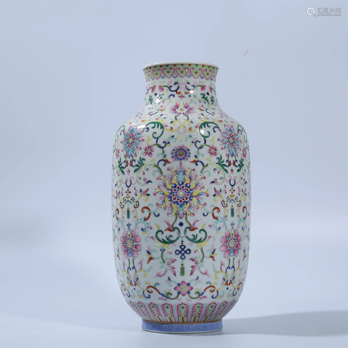 A FAMILLE-ROSE VASE.MARK OF DAOGUANG