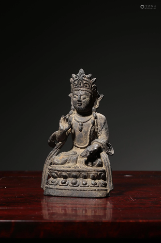 A BRONZE FIGURE OF GUANYIN.QING PERIOD