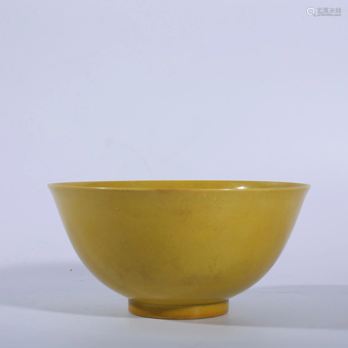 A YELLOW-GLAZED BOWL.MARK OF HONGZHI