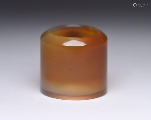 AN AGATE ARCHER'S RING.QING PERIOD