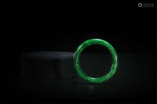 Green jade bracelet