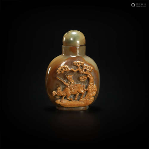 Agate snuff bottle from Qing