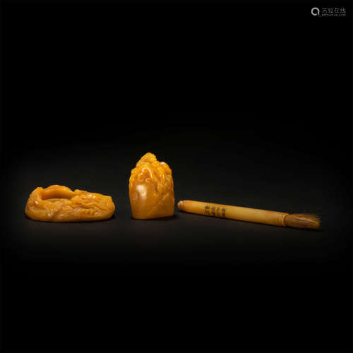 A set of orpiment writing tools from Qing