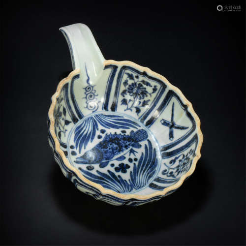 Blue and white ceramic plate with fish pattern from Yuan