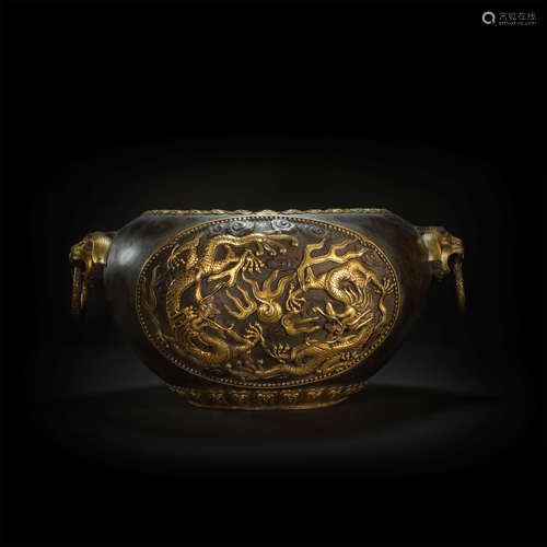 Copper amphora censer with dragon pattern from Qing