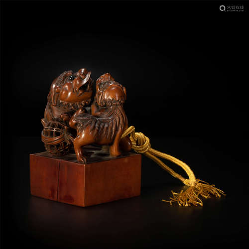 Boxwood seal in lion form from Qing