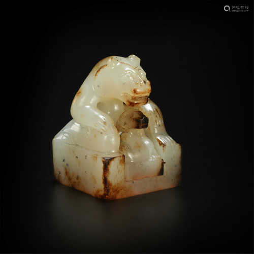 Jade seal in bear form from Han