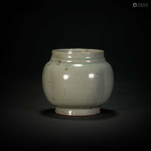 Celadon jar from Song