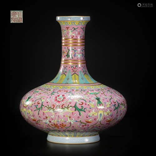 Famille rose design vase from Qing