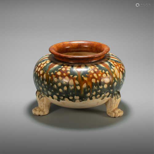 Three-coloured tripod pot from Tang