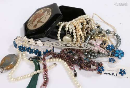 Collection of costume jewellery to include bracelets and nec...
